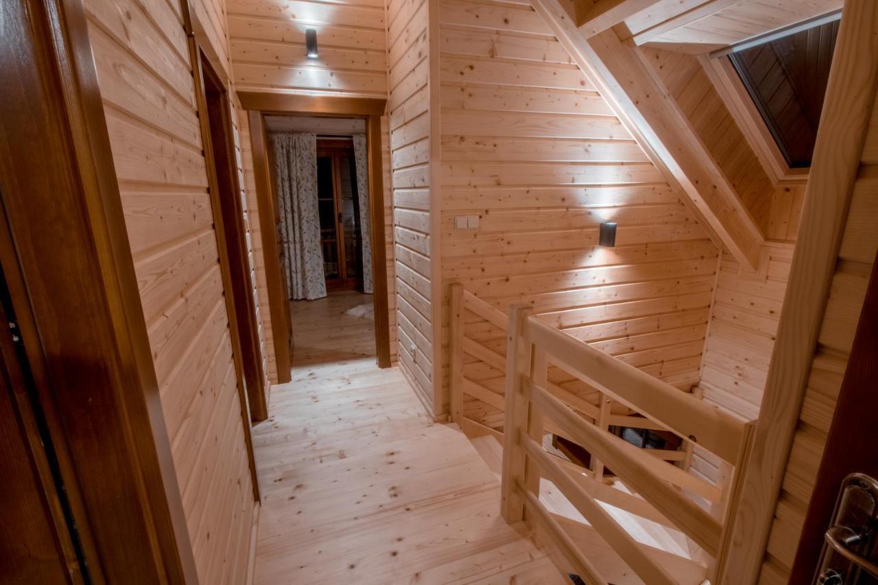 Apartment Rodinna Roubenka U Tri Skritku